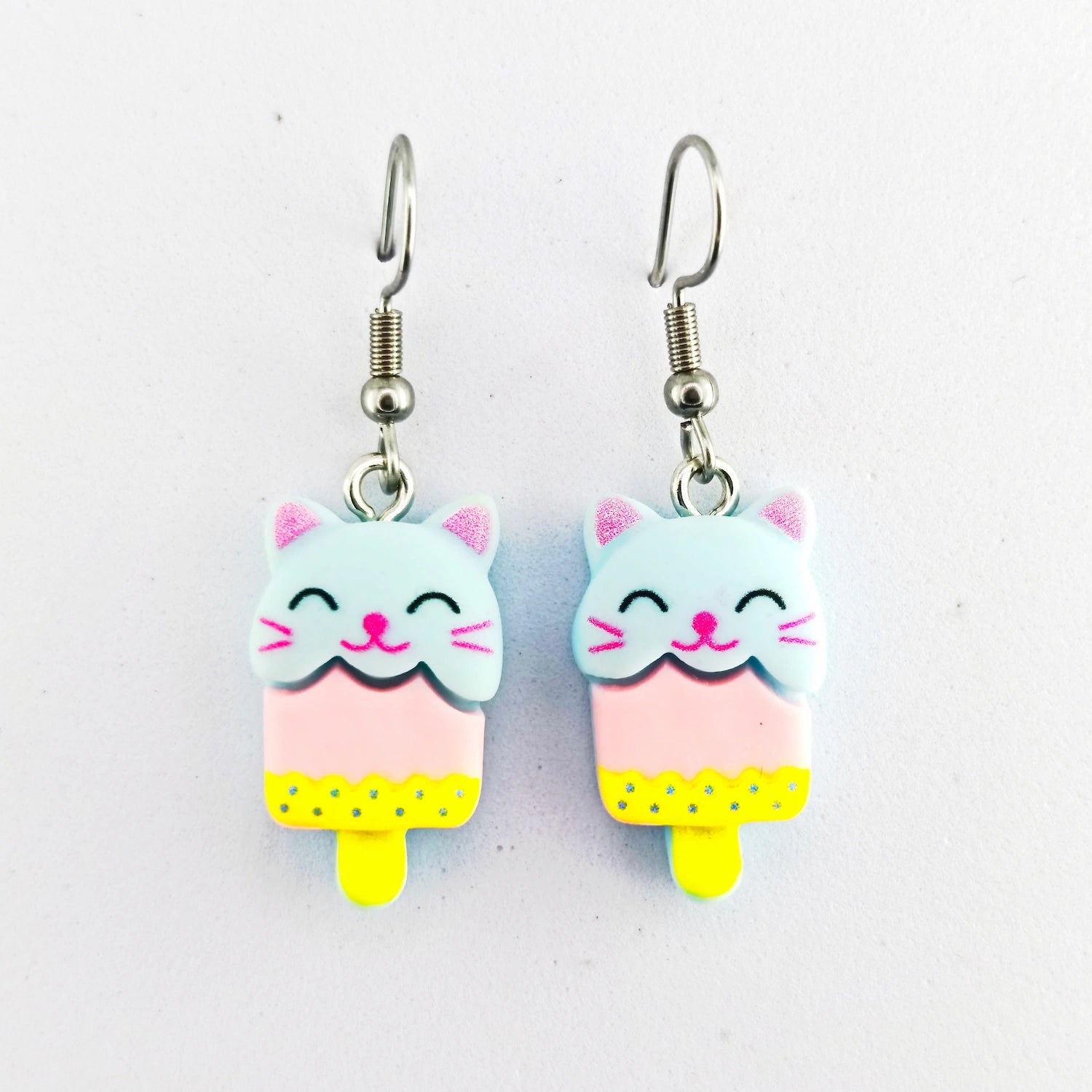 boucles d’oreilles chat kawaii glace bleu et jaune pour enfant en acier inoxydable