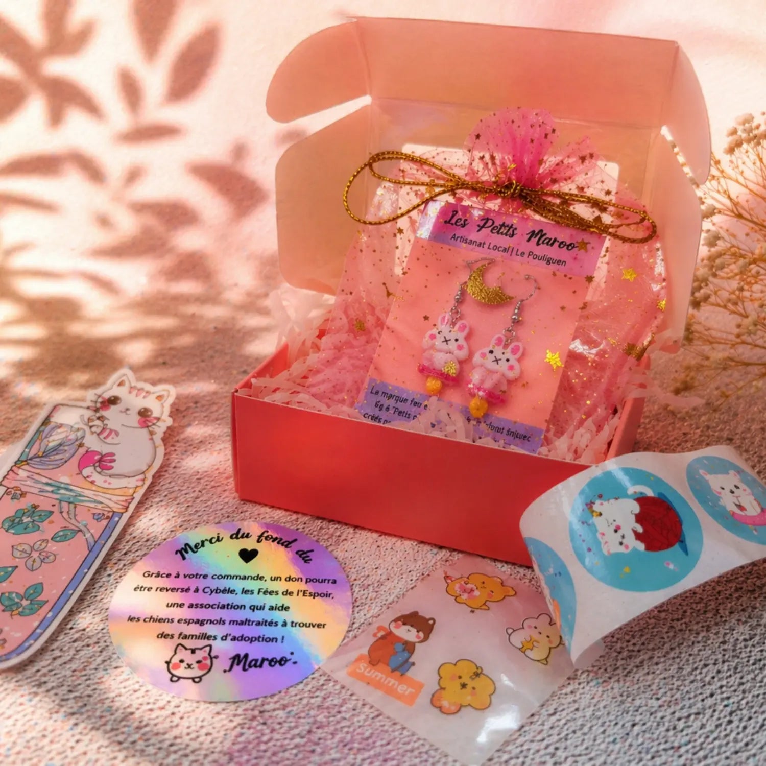 boucles d’oreilles lapin kawaii dans boîte cadeau avec pochon et goodies Les Petits Maroo