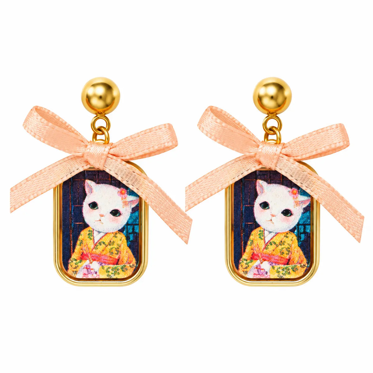 Boucles d’oreilles chat kawaii Akiko Sakura en kimono, vue packshot