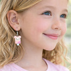 boucles d’oreilles enfant souris kawaii rose style mignon sur oreille enfant
